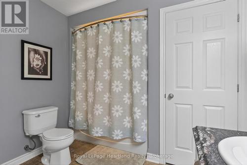86 Huron Street W, South Huron (Exeter), ON - Indoor Photo Showing Bathroom