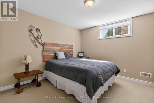 86 Huron Street W, South Huron (Exeter), ON - Indoor Photo Showing Bedroom