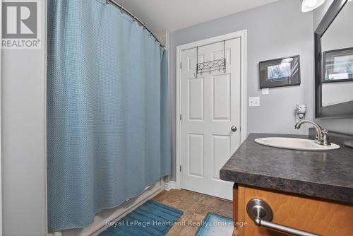 86 Huron Street W, South Huron (Exeter), ON - Indoor Photo Showing Bathroom