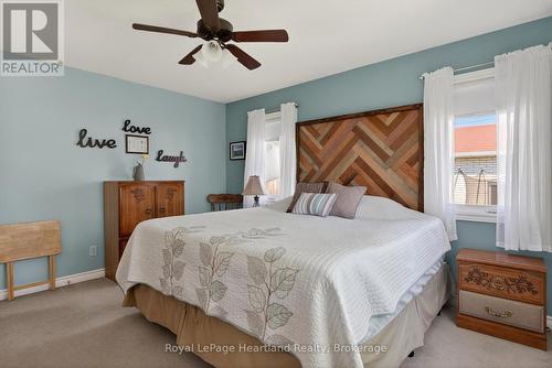 86 Huron Street W, South Huron (Exeter), ON - Indoor Photo Showing Bedroom
