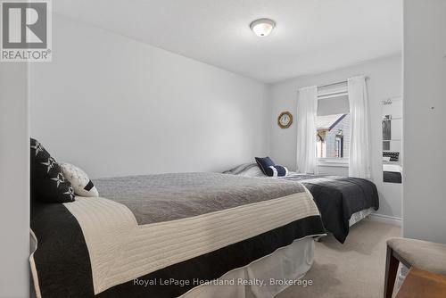 86 Huron Street W, South Huron (Exeter), ON - Indoor Photo Showing Bedroom