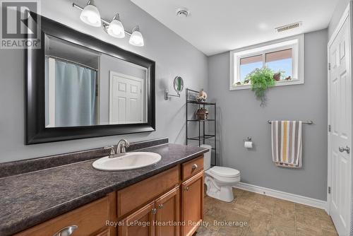 86 Huron Street W, South Huron (Exeter), ON - Indoor Photo Showing Bathroom