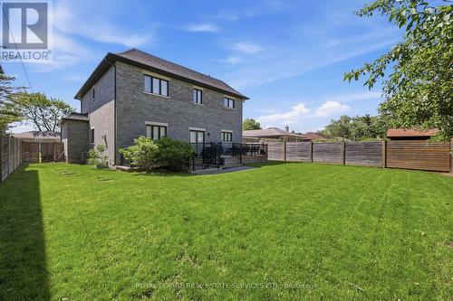 584 Weynway Court, Oakville, ON - Outdoor