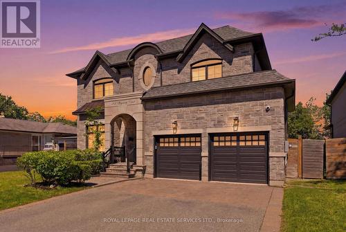 584 Weynway Court, Oakville, ON - Outdoor