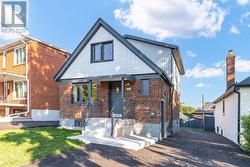 45 BEECHBOROUGH AVENUE Toronto, ON M6M 1Z2