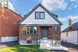 45 BEECHBOROUGH AVENUE Toronto, ON M6M 1Z2