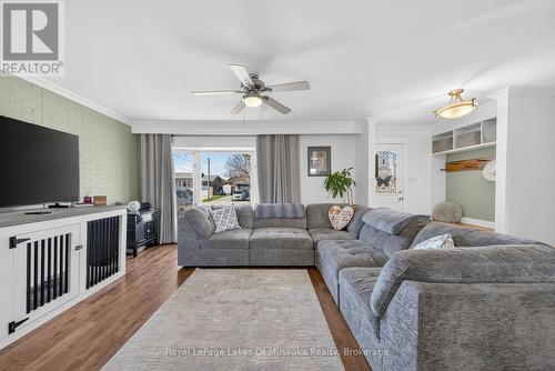 271 Lakeland Crescent, Brock (Beaverton), ON - Indoor Photo Showing Living Room