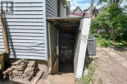 13 Brant Street, Hamilton, ON - Outdoor