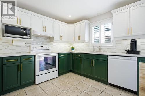 36 Wiltshire Place, Hamilton, ON - Indoor Photo Showing Kitchen