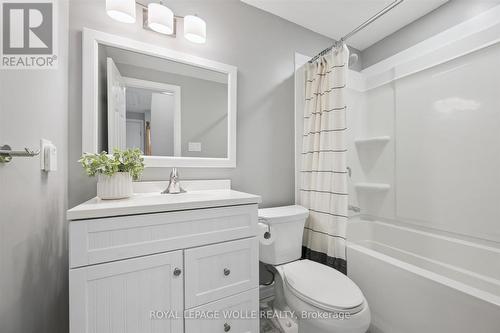 4-pce Bathroom - 541 Shingle Bridge Place, Cambridge, ON - Indoor Photo Showing Bathroom