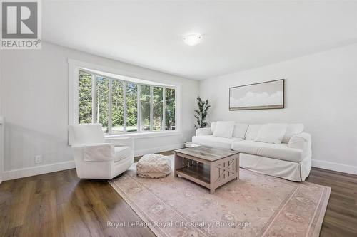 103 Gilkison Street, Centre Wellington, ON - Indoor Photo Showing Living Room