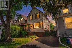 124 CAMPBELL Avenue  Hamilton, ON L8H 2E9