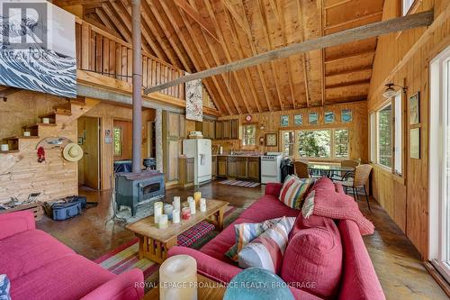 1147 Shadow Lane, Frontenac (Frontenac South), ON - Indoor Photo Showing Living Room