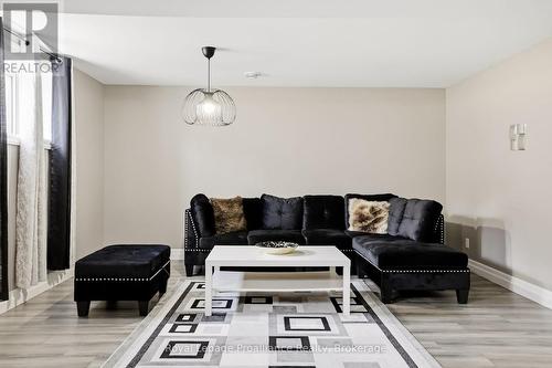 31 Gavin Crescent, Quinte West (Murray Ward), ON - Indoor Photo Showing Living Room