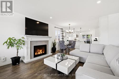31 Gavin Crescent, Quinte West (Murray Ward), ON - Indoor Photo Showing Living Room With Fireplace