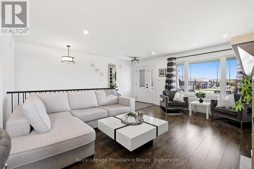 31 Gavin Crescent, Quinte West (Murray Ward), ON - Indoor Photo Showing Living Room