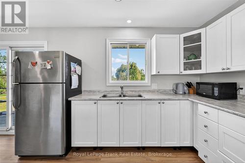 394 7Th Line Road, Douro-Dummer, ON - Indoor Photo Showing Kitchen With Double Sink