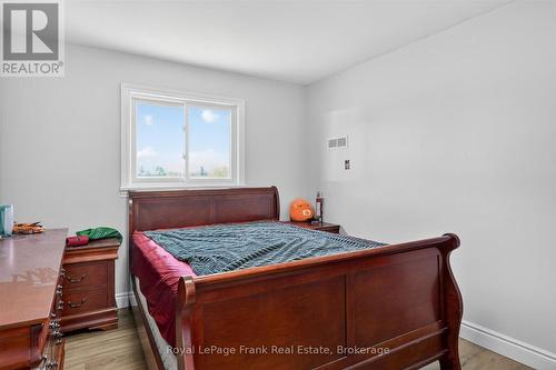 394 7Th Line Road, Douro-Dummer, ON - Indoor Photo Showing Bedroom