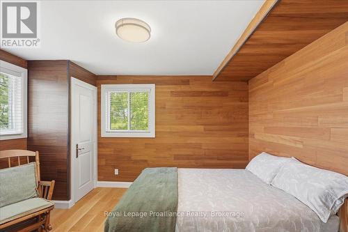 304 Lakeview Lane, Tweed (Hungerford (Twp)), ON - Indoor Photo Showing Bedroom