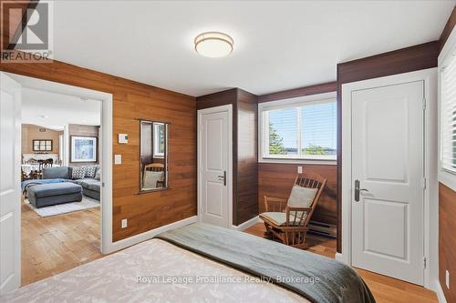 304 Lakeview Lane, Tweed (Hungerford (Twp)), ON - Indoor Photo Showing Bedroom