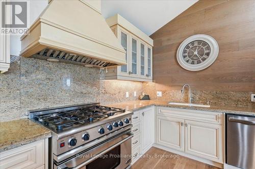 304 Lakeview Lane, Tweed (Hungerford (Twp)), ON - Indoor Photo Showing Kitchen With Upgraded Kitchen