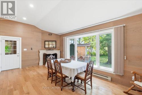304 Lakeview Lane, Tweed (Hungerford (Twp)), ON - Indoor Photo Showing Dining Room