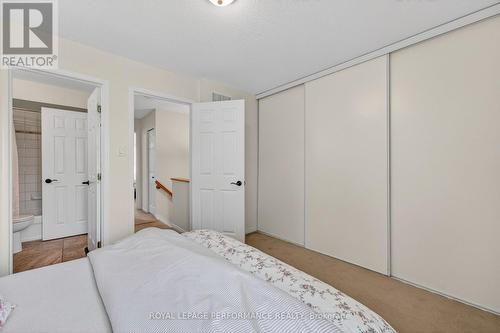 147 Fordham Private, Ottawa, ON - Indoor Photo Showing Bedroom