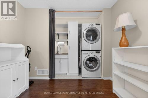147 Fordham Private, Ottawa, ON - Indoor Photo Showing Laundry Room