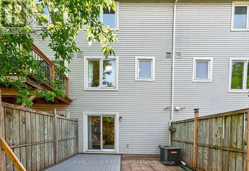 147 Fordham Private, Ottawa, ON - Outdoor With Exterior