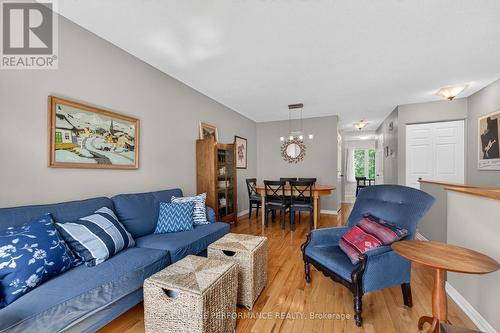 147 Fordham Private, Ottawa, ON - Indoor Photo Showing Living Room