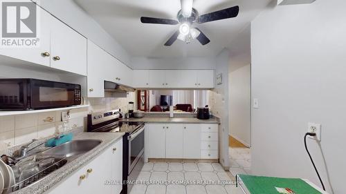 1108 - 10 Martha Eaton Way, Toronto, ON - Indoor Photo Showing Kitchen