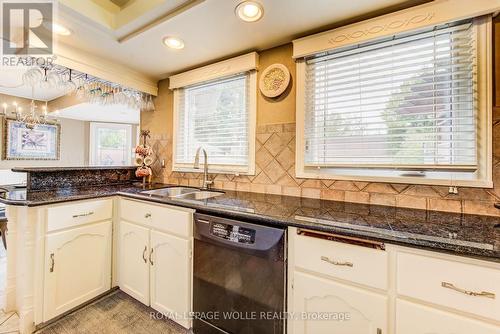 48 Lennox Crescent, Kitchener, ON - Indoor Photo Showing Bathroom