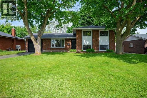 19 TAYLOR Avenue  Cambridge, ON N1R 5M1