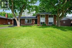 19 TAYLOR Avenue  Cambridge, ON N1R 5M1