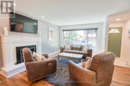 655 Browning Avenue, Ottawa, ON - Indoor Photo Showing Living Room With Fireplace