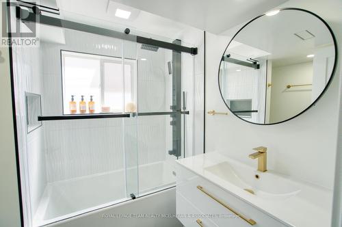 655 Browning Avenue, Ottawa, ON - Indoor Photo Showing Bathroom