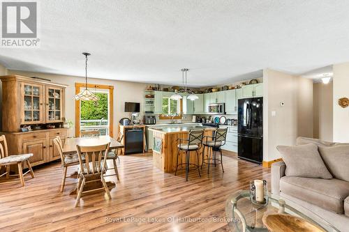 1123 Balmoral Lane, Highlands East (Glamorgan), ON - Indoor