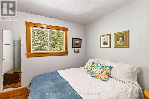 1123 Balmoral Lane, Highlands East (Glamorgan), ON - Indoor Photo Showing Bedroom