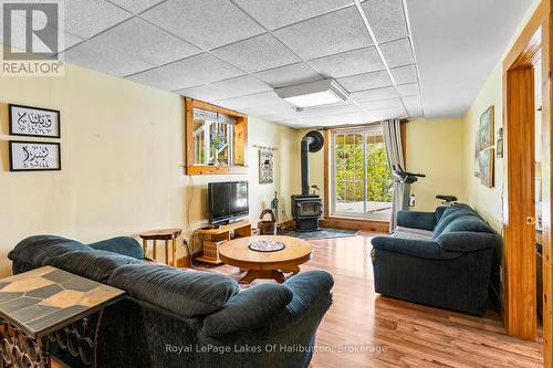 1123 Balmoral Lane, Highlands East (Glamorgan), ON - Indoor