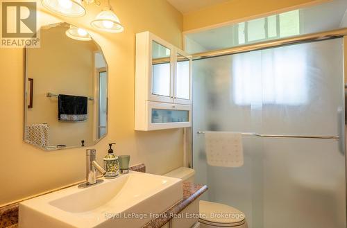 383 Old Surrey Lane, Kawartha Lakes (Bobcaygeon), ON - Indoor Photo Showing Bathroom