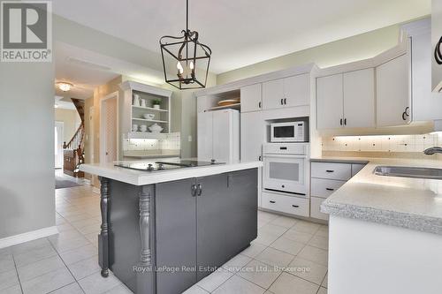4 - 2407 Woodward Avenue, Burlington (Brant), ON - Indoor Photo Showing Kitchen