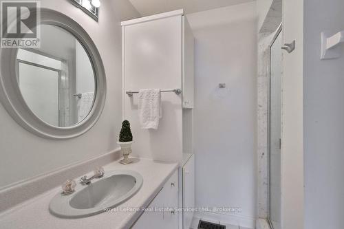 4 - 2407 Woodward Avenue, Burlington (Brant), ON - Indoor Photo Showing Bathroom