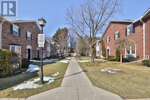 4 - 2407 Woodward Avenue, Burlington (Brant), ON - Outdoor