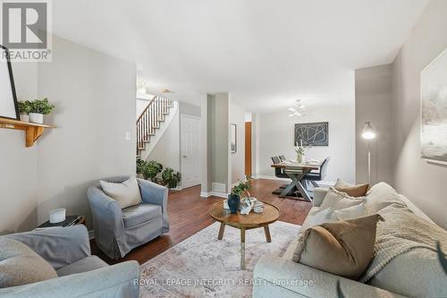 15 Halkirk Avenue, Ottawa, ON - Indoor Photo Showing Living Room