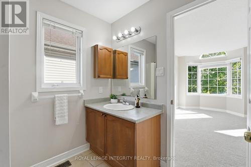 15 Halkirk Avenue, Ottawa, ON - Indoor Photo Showing Bathroom