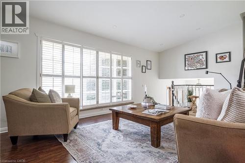 106 Cline Avenue S, Hamilton, ON - Indoor Photo Showing Living Room
