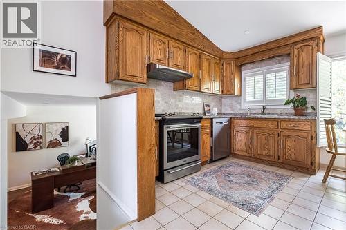 106 Cline Avenue S, Hamilton, ON - Indoor Photo Showing Kitchen