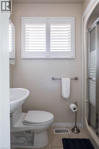 106 Cline Avenue S, Hamilton, ON - Indoor Photo Showing Bathroom