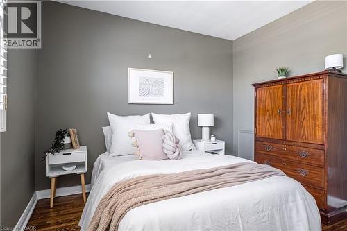 106 Cline Avenue S, Hamilton, ON - Indoor Photo Showing Bedroom