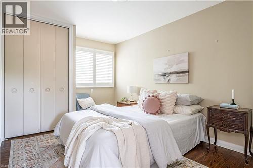 106 Cline Avenue S, Hamilton, ON - Indoor Photo Showing Bedroom